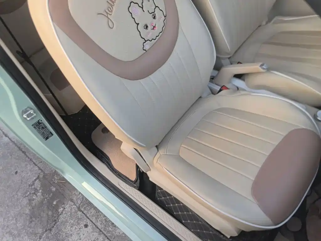 Hongguang MINIEV 2024 third generation 215km advanced version купить на сайте DeffCars