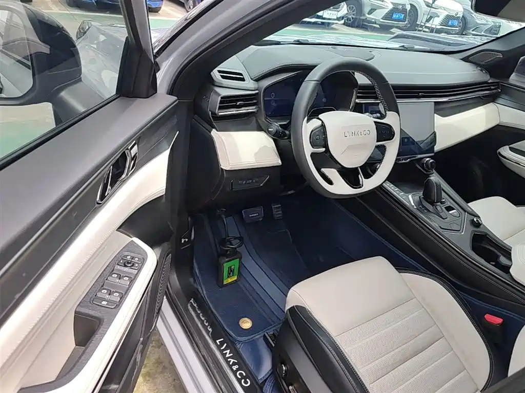 Lynk & Co 01 2023 1.5TD EM-F Chenxi купить на сайте DeffCars