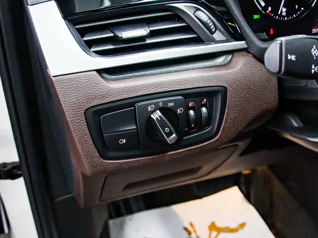 BMW X1 2022 sDrive20Li Fashion Model купить на сайте DeffCars