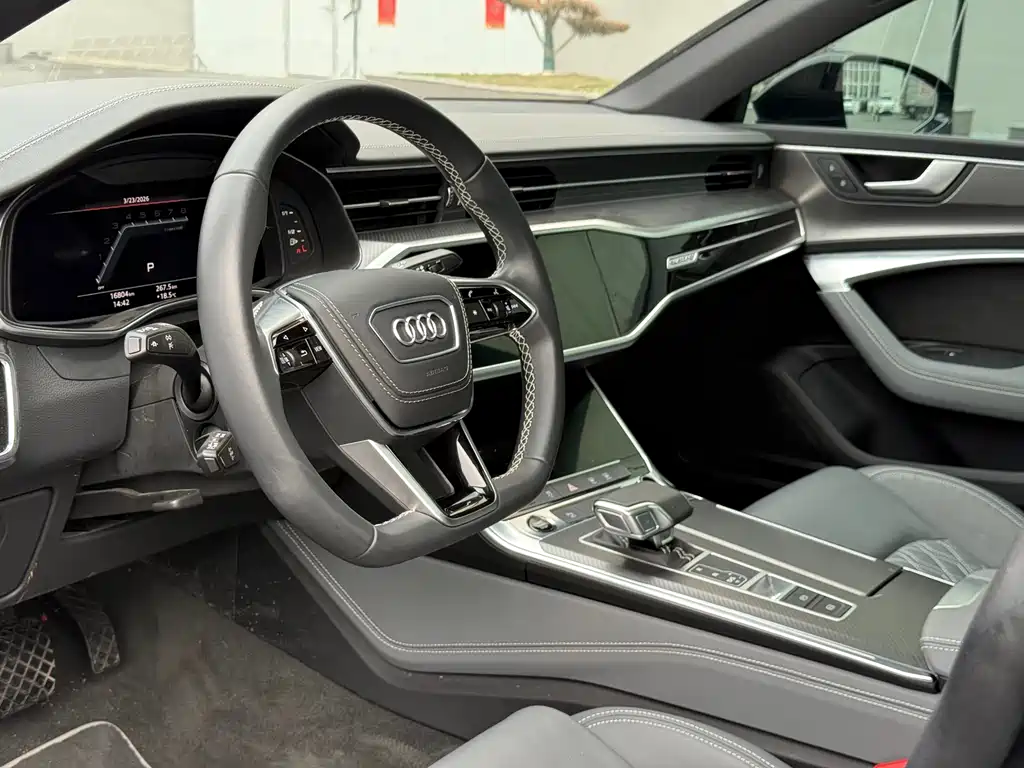 Audi A7L 2024 45 TFSI quattro RS package racing version купить на сайте DeffCars