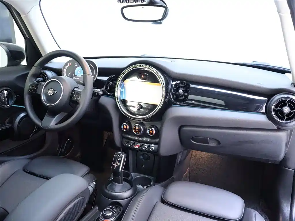 MINI 2023 1.5T COOPER Artist Five-Door Edition купить на сайте DeffCars