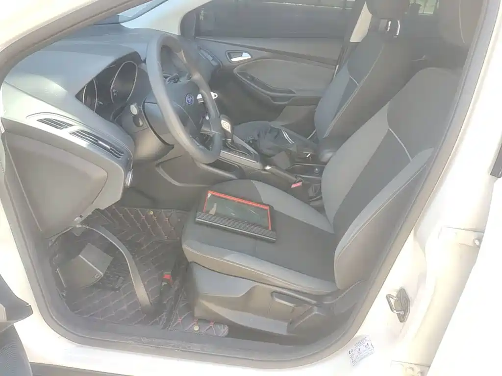 Focus 2012 hatchback 1.6L automatic comfort type купить на сайте DeffCars