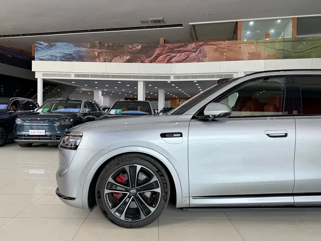 Wenjie M8 2025 extended range Ultra version 53.4kWh 5-seat version 192-line lidar) купить на сайте DeffCars