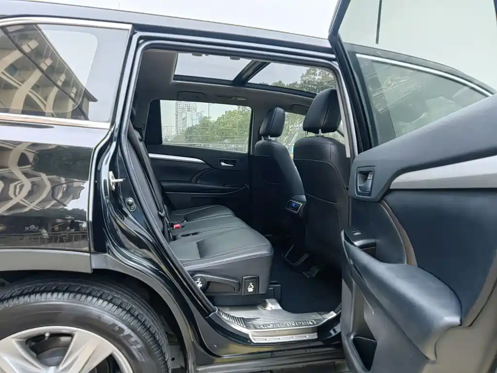 Highlander 2018 2.0T four-wheel drive luxury version 7 seats National V купить на сайте DeffCars