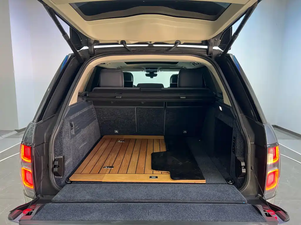 Range Rover 2021 3.0 L6 Legend Extended Classic Edition купить на сайте DeffCars