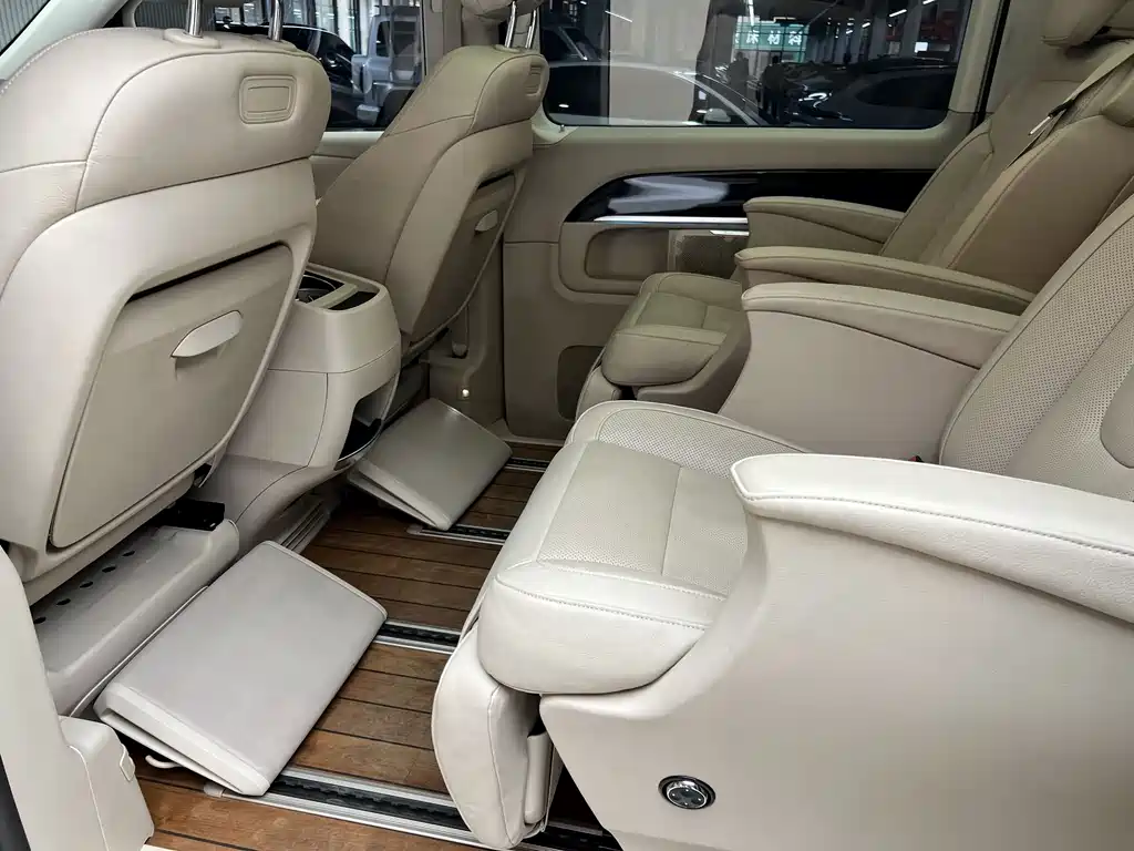 Mercedes-Benz V-Class 2017 V 260 L Premium Extended Edition купить на сайте DeffCars