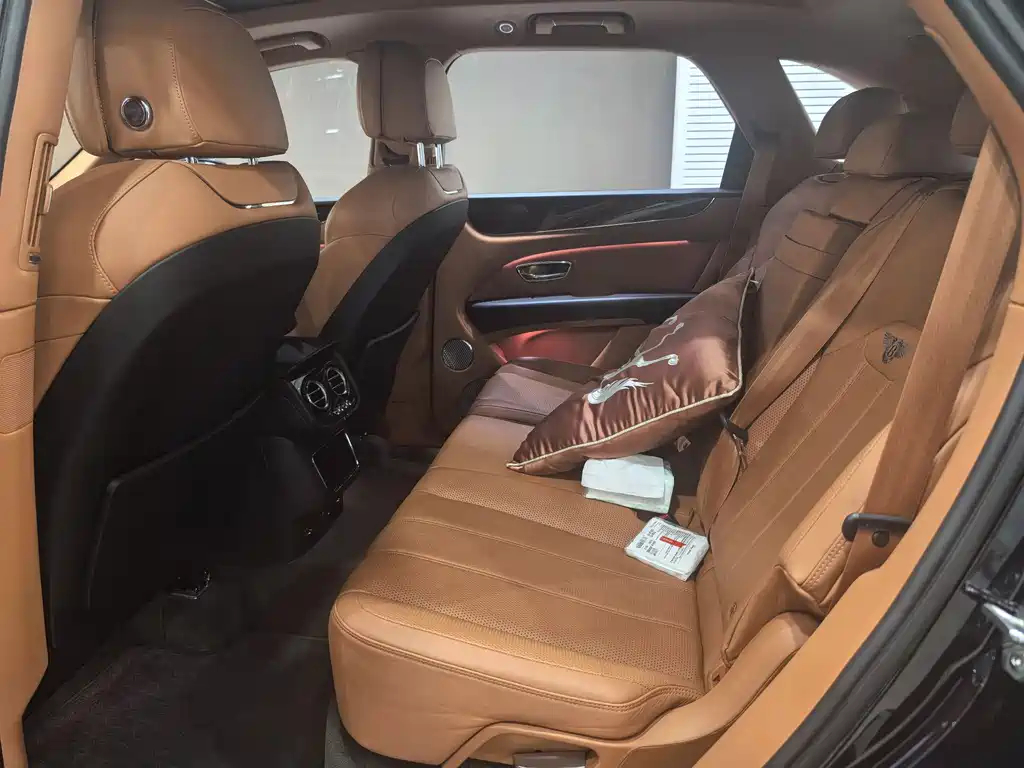 Bentayga 2021 4.0T V8 купить на сайте DeffCars