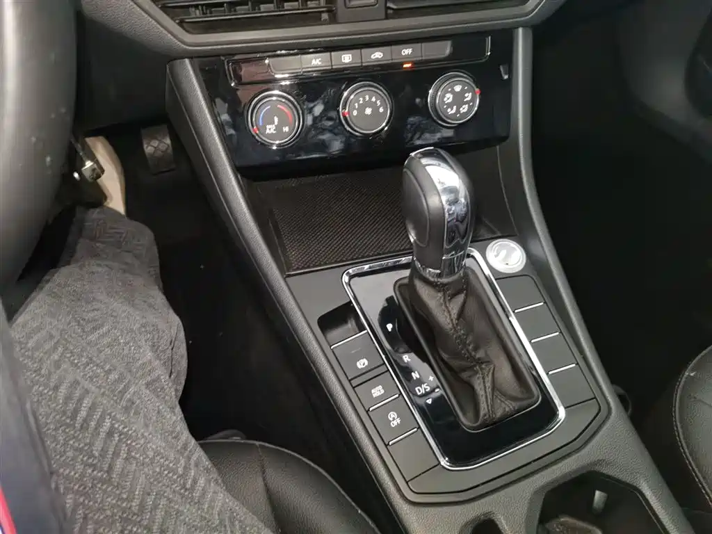 Bora 2020 1.5L automatic comfort model купить на сайте DeffCars