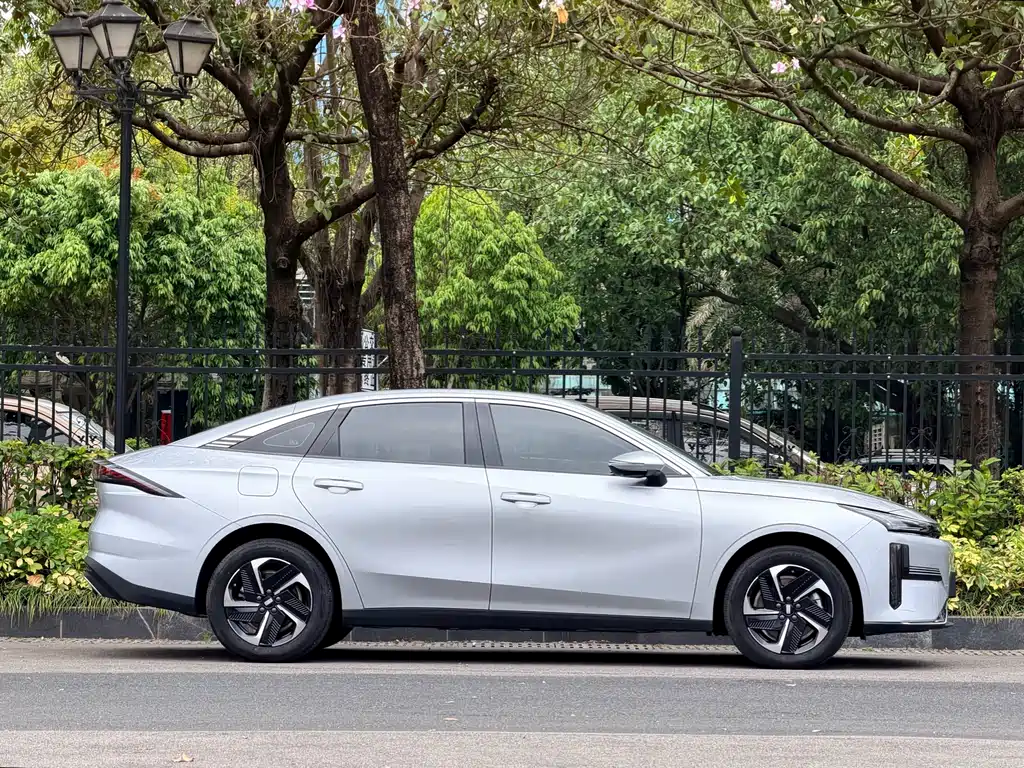 Galaxy L6 2025 EM-i 140km Starship Edition купить на сайте DeffCars