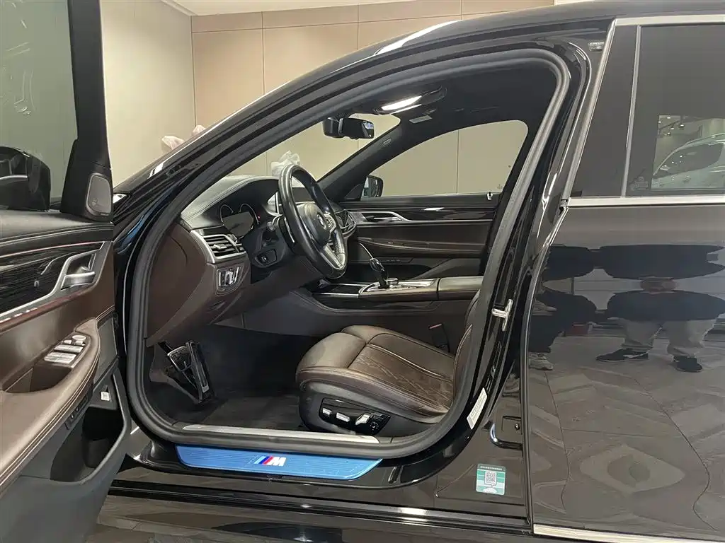 BMW 7 Series 2018 730Li Exclusive M Sports Package купить на сайте DeffCars