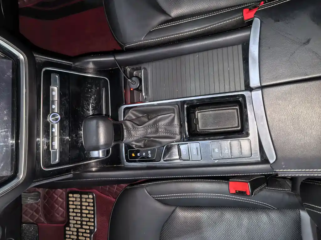 Roewe RX8 2019 30T Intelligent Network 2WD Super Flagship Edition купить на сайте DeffCars