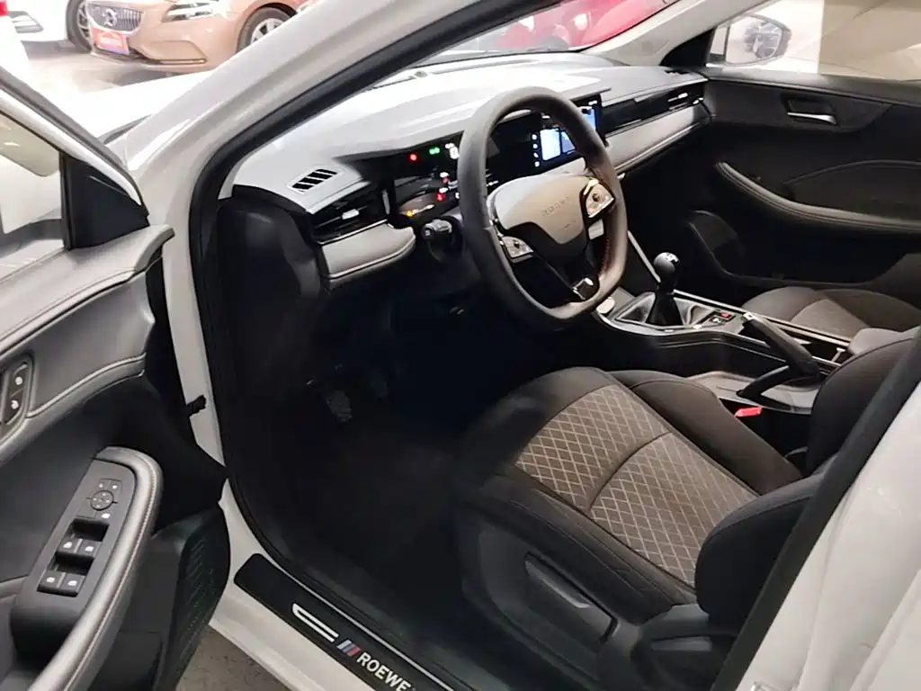 Roewe i5 2023 1.5L Manual Comfort Edition купить на сайте DeffCars