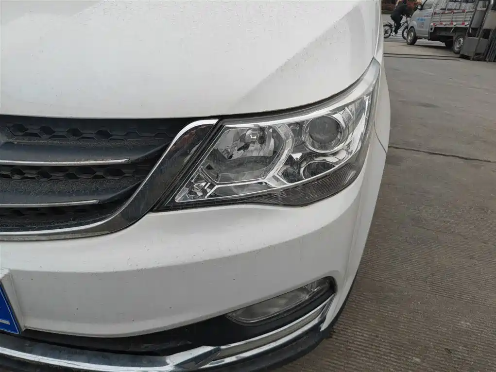 Baojun 730 2016 1.5L manual comfort type 7 seats National V купить на сайте DeffCars