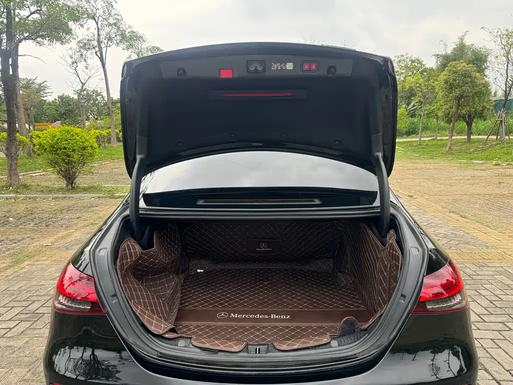 Mercedes-Benz E-Class 2023 E 300 L Luxury Model купить на сайте DeffCars