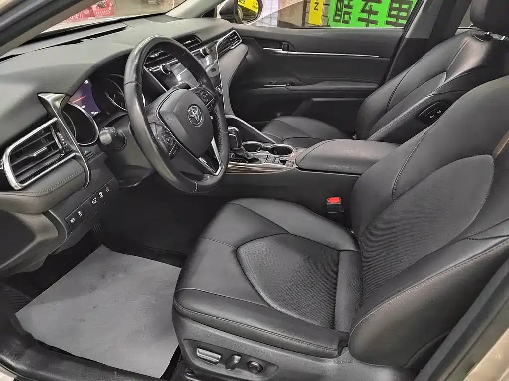 Camry 2019 facelift 2.5G Deluxe Edition купить на сайте DeffCars