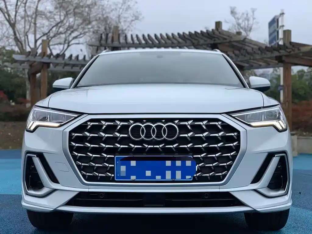 Audi Q3 2024 40 TFSI Fashionable and Dynamic купить на сайте DeffCars
