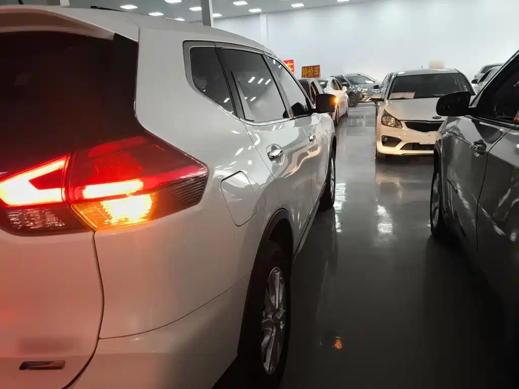 X-Trail 2017 2.0L CVT Comfort Edition 2WD купить на сайте DeffCars