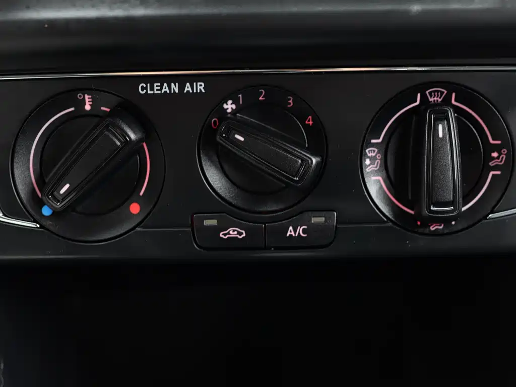 Polo 2016 1.6L automatic comfort model купить на сайте DeffCars