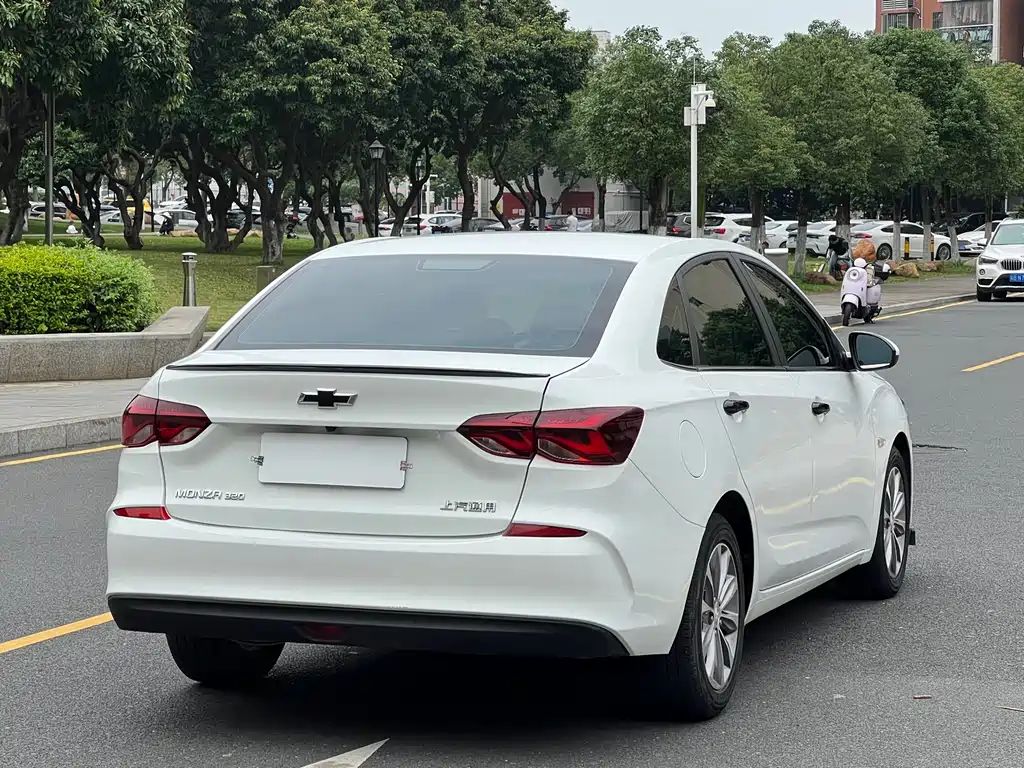 Cruze 2022 320 Automatic Sunroof Edition купить на сайте DeffCars