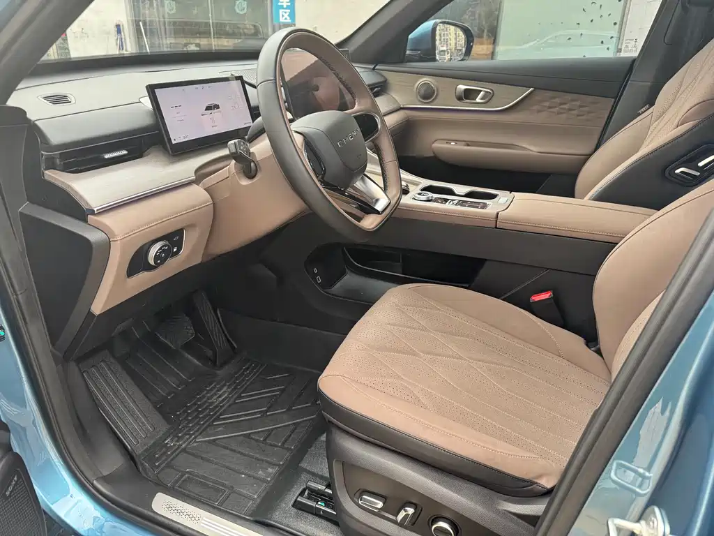 Tiggo 8 PLUS C-DM 2025 model 1.5T 116km comfortable 7 seats купить на сайте DeffCars