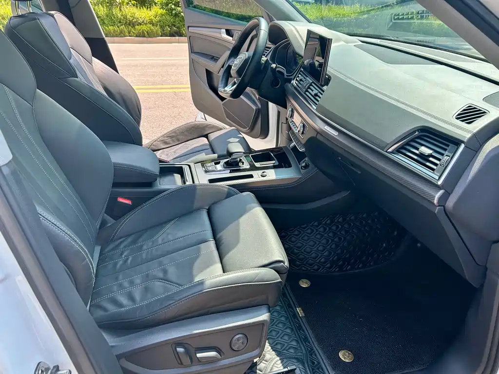 Audi Q5L 2021 40 TFSI luxury and dynamic model купить на сайте DeffCars