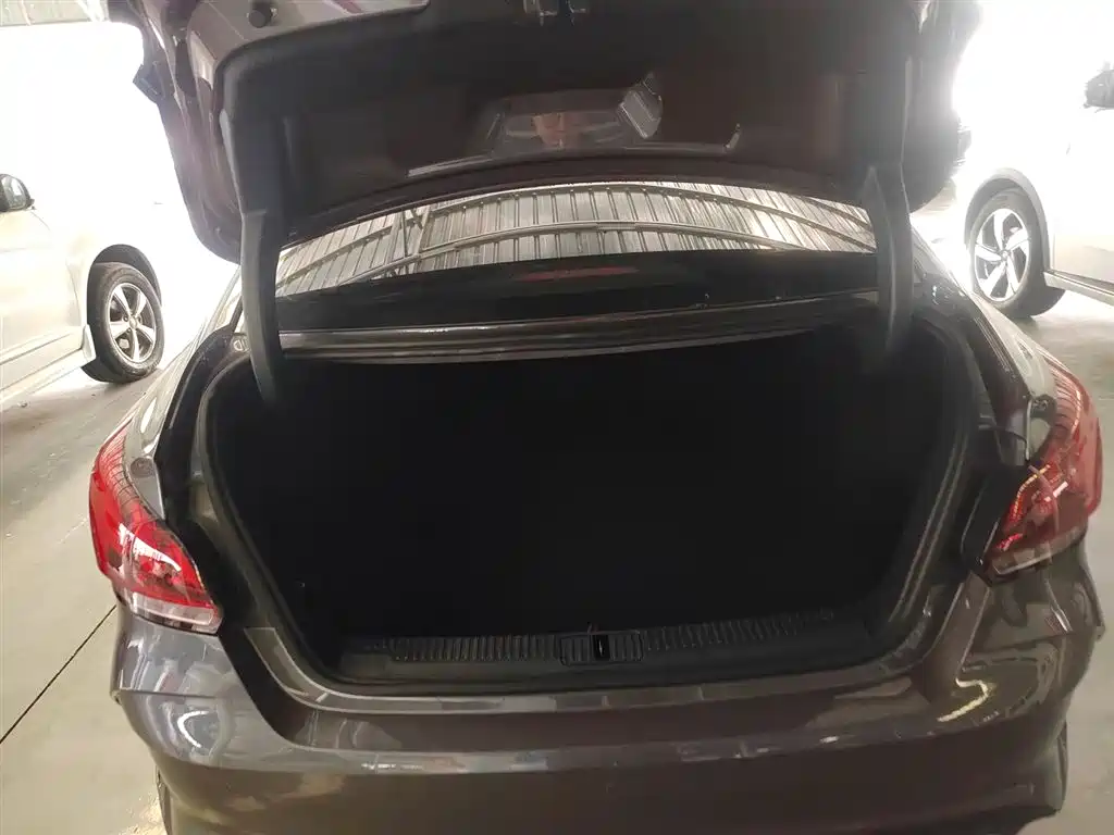 MG5 2022 180DVVT CVT Youth Flagship Edition купить на сайте DeffCars
