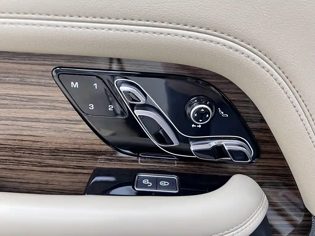 Range Rover 2018 3.0 SC V6 Vogue Extended Edition купить на сайте DeffCars