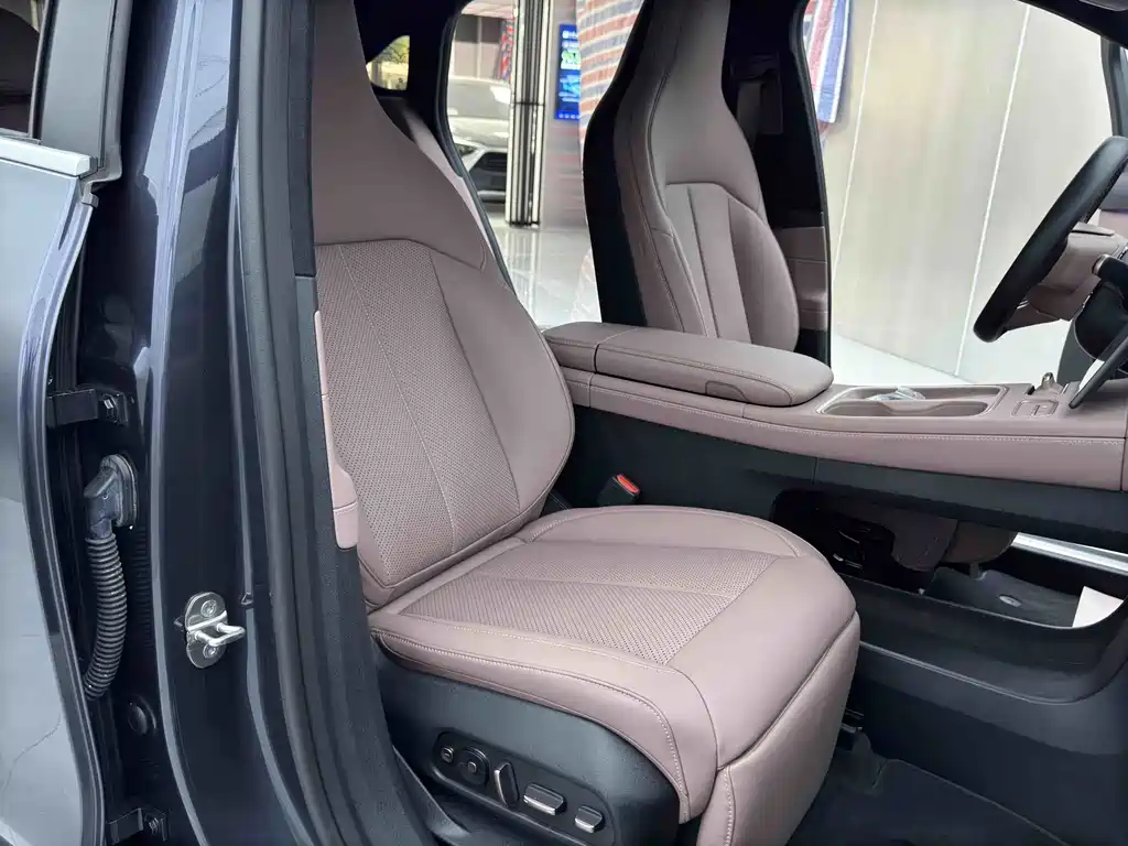 NIO EC6 2024 model 75kWh купить на сайте DeffCars