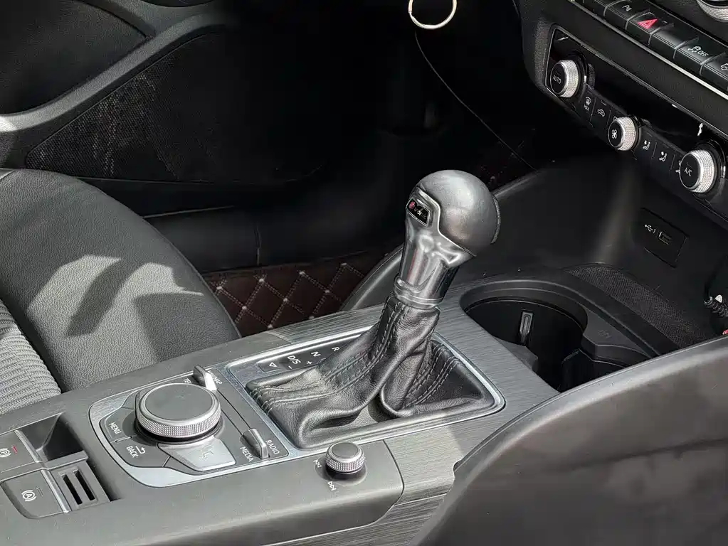 Audi A3 2019 Limousine 35 TFSI Sports National V купить на сайте DeffCars