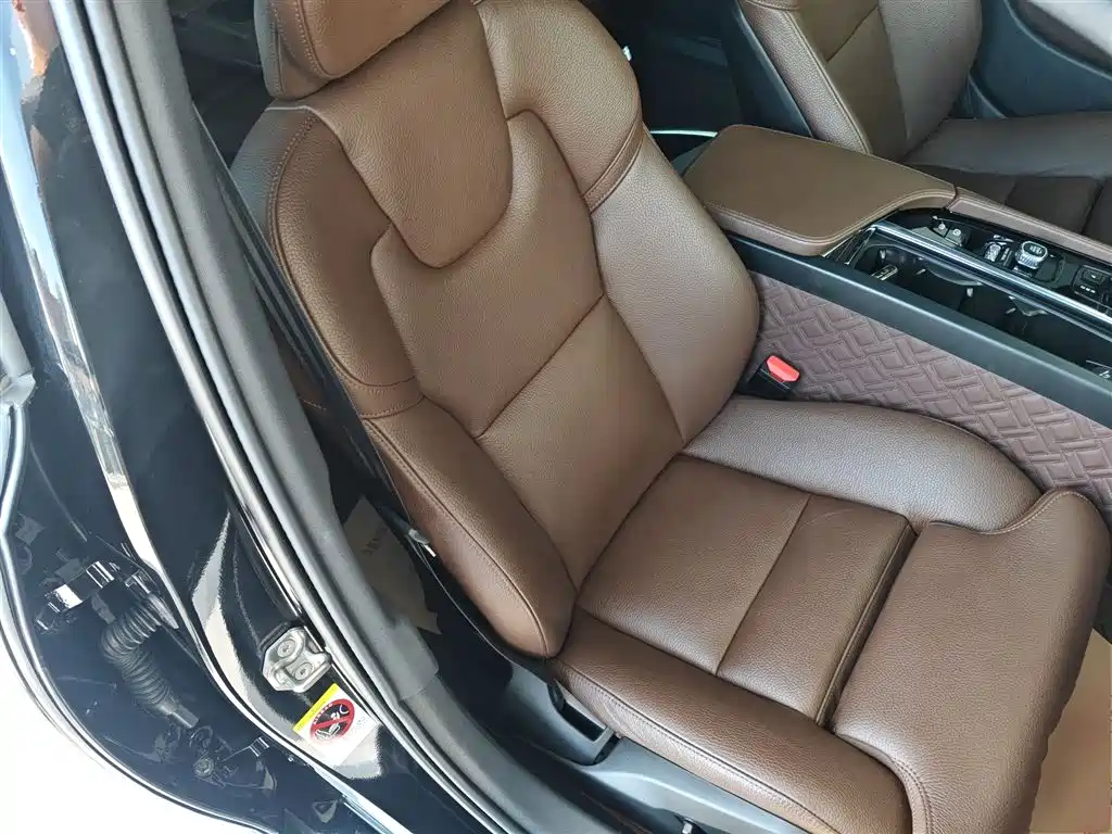 Volvo S90 2021 B5 Zhiyuan Luxury Edition купить на сайте DeffCars