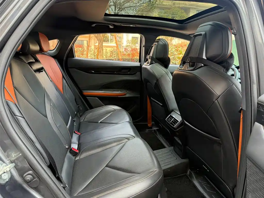 Changan UNI-V 2023 1.5T premium model купить на сайте DeffCars