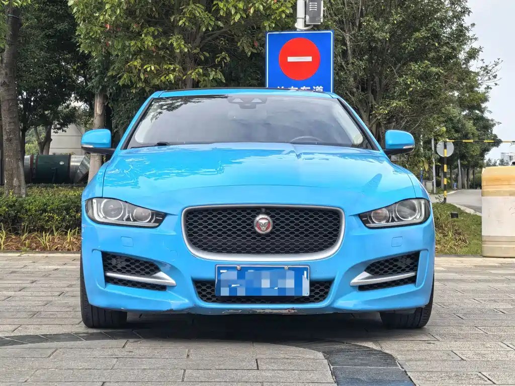Jaguar XE 2015款 2.0T 200PS R-Sport купить на сайте DeffCars