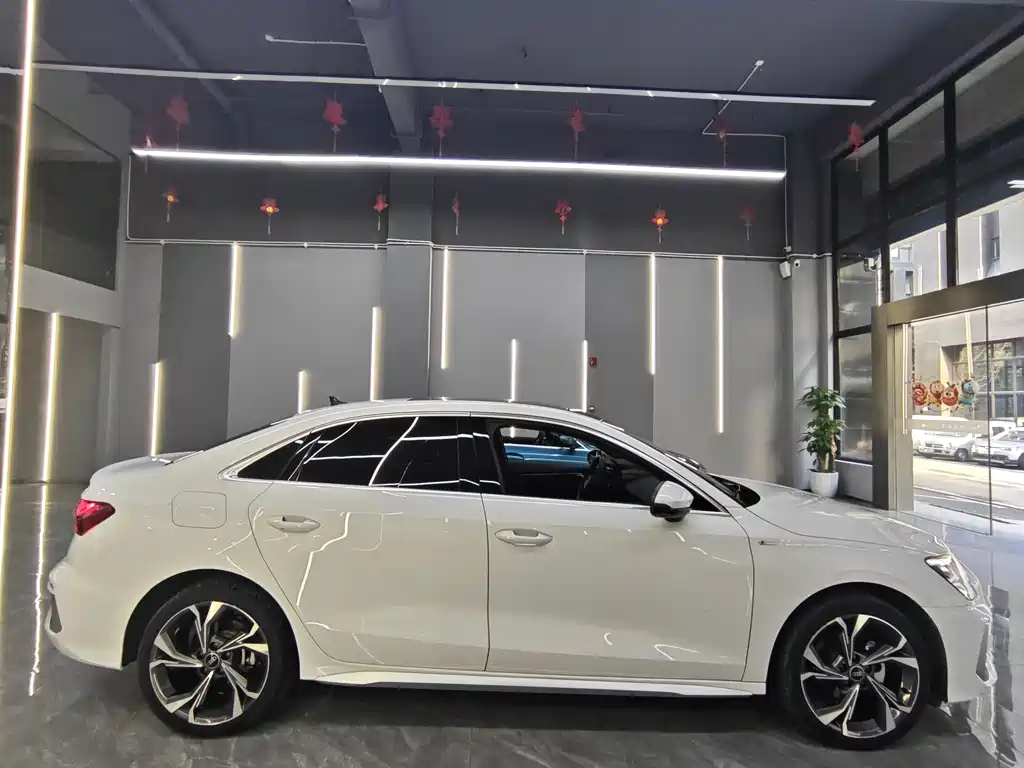 Audi A3 2023 A3L Limousine 35 TFSI luxury sports model купить на сайте DeffCars