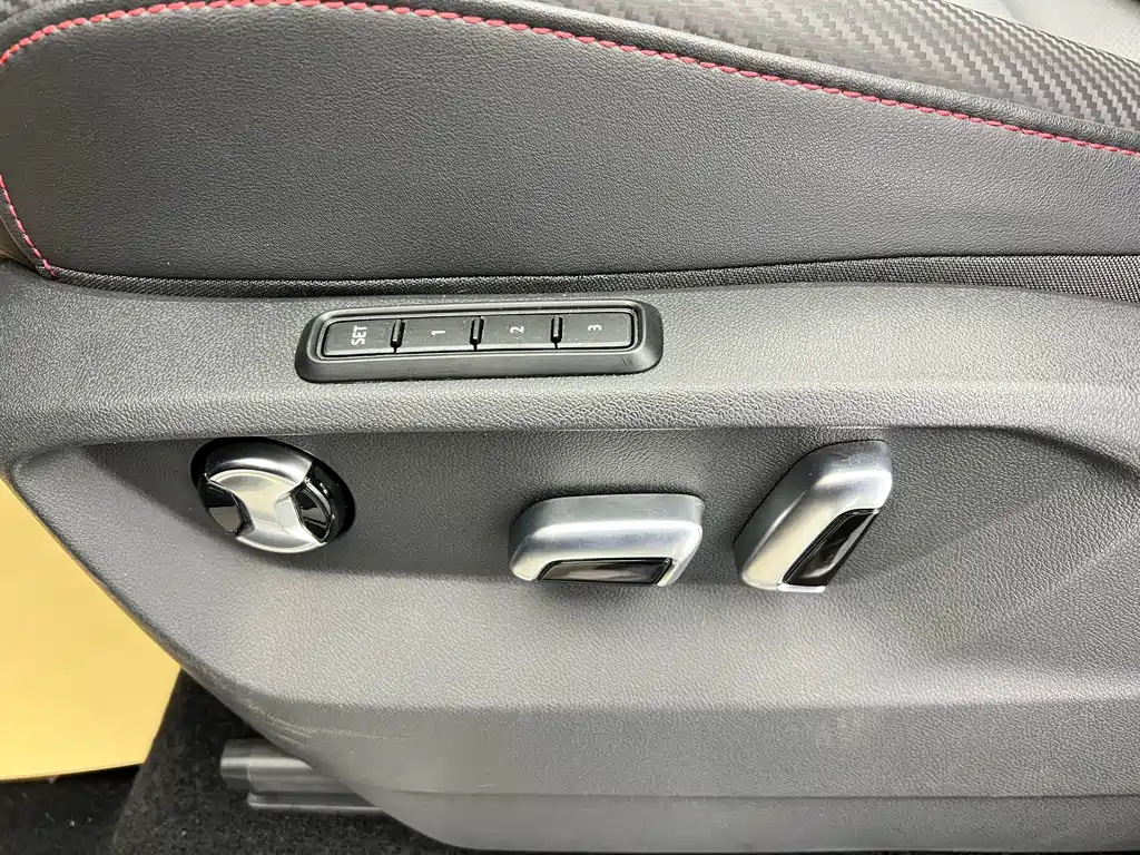 Touron 2024 Touron X 380TSI four-wheel drive luxury version купить на сайте DeffCars