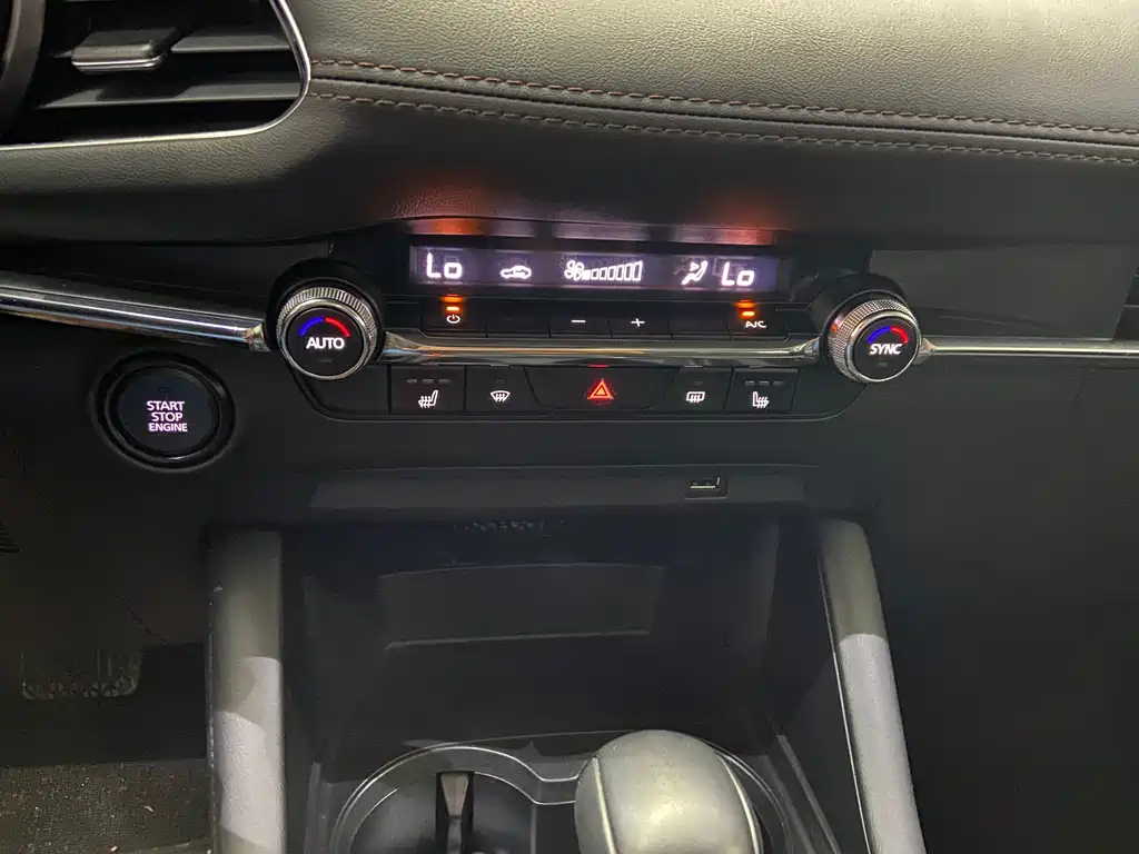 Mazda Axela 2022 2.0L Automatic Premium Edition купить на сайте DeffCars
