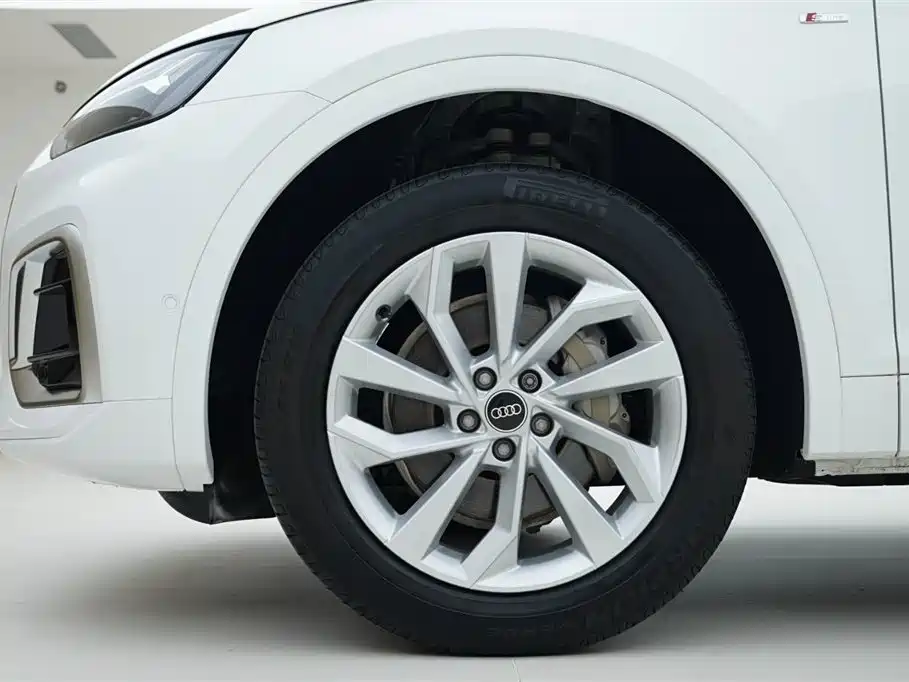 Audi Q5L 2021 40 TFSI luxury and dynamic model купить на сайте DeffCars