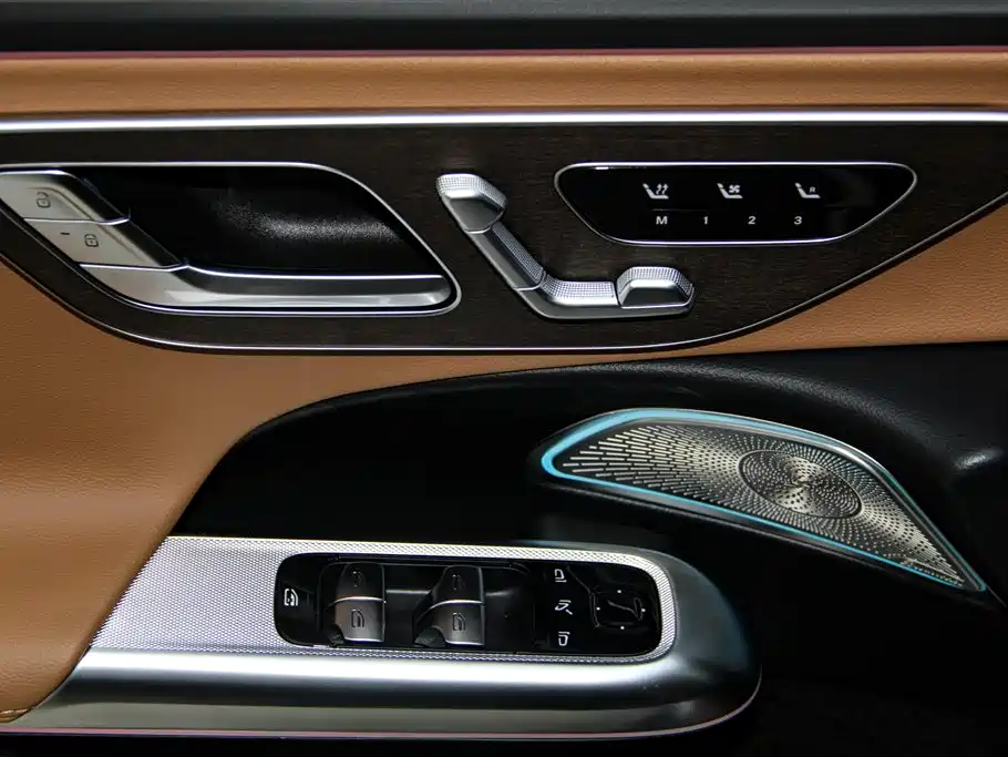 Mercedes-Benz E-Class 2025 E 300 L Luxury Model купить на сайте DeffCars