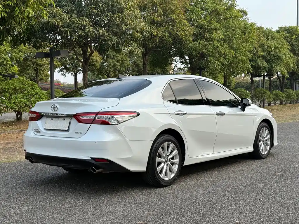 Camry 2018 2.0G Deluxe Edition купить на сайте DeffCars