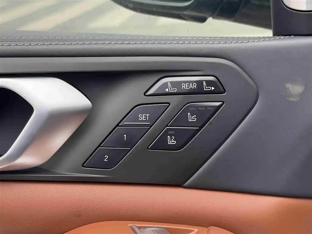 BMW X7 2021 facelift xDrive40i executive M sports package купить на сайте DeffCars