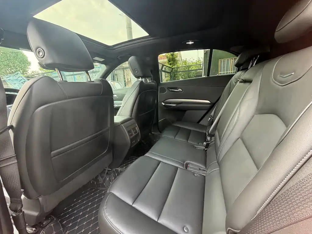 Cadillac XT4 2020 28T two-wheel drive leading model купить на сайте DeffCars