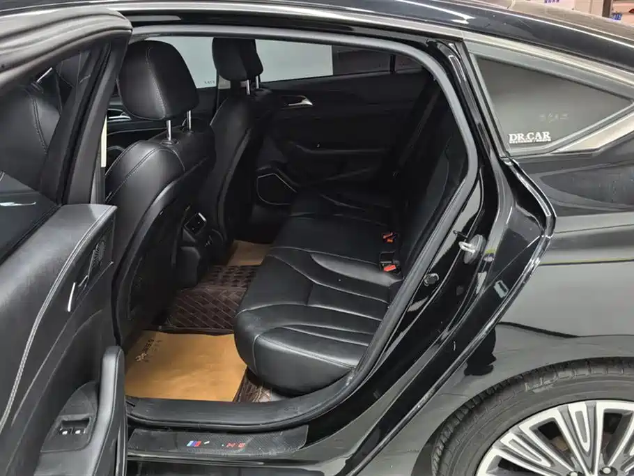 Hongqi H5 2022 Classic 1.8T Automatic Intelligent Connected Flag Rhyme Edition купить на сайте DeffCars