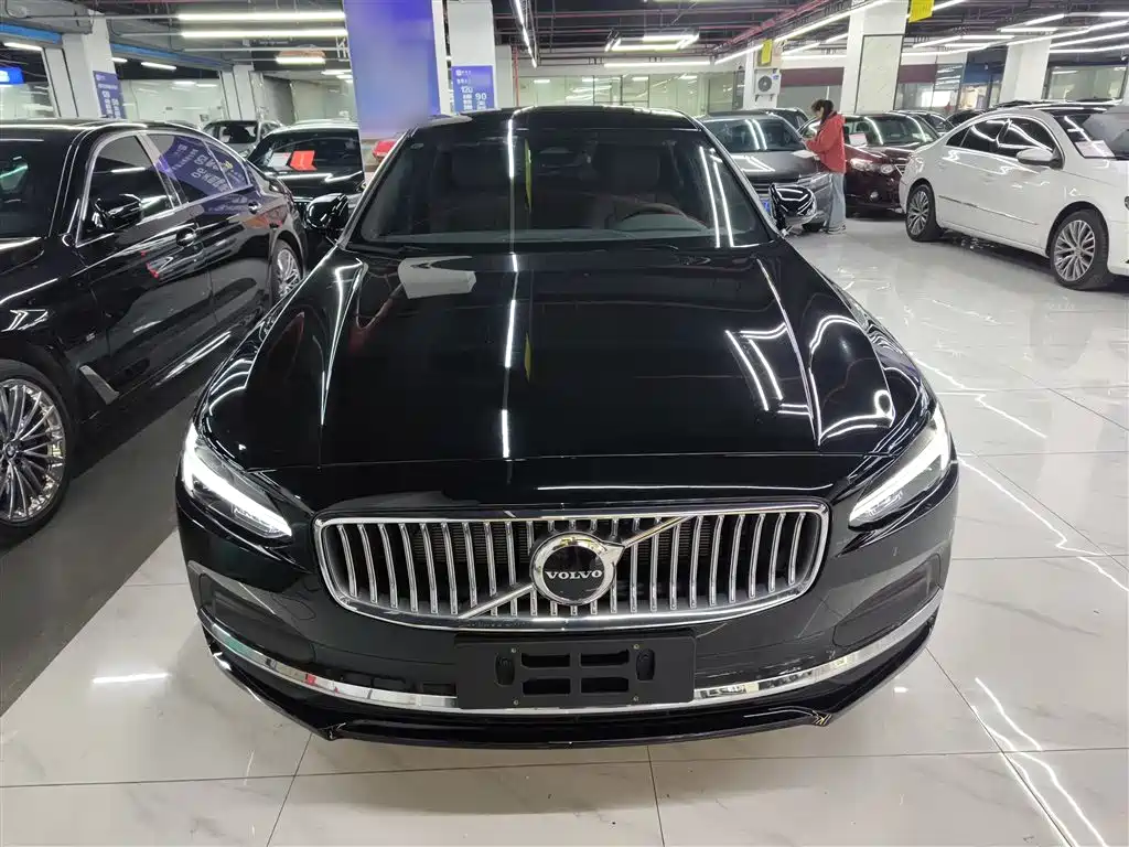 Volvo S90 2025 B5 Zhiyuan Luxury Edition купить на сайте DeffCars