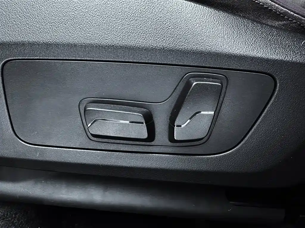 BMW X1 2023 sDrive20Li X Design Package купить на сайте DeffCars
