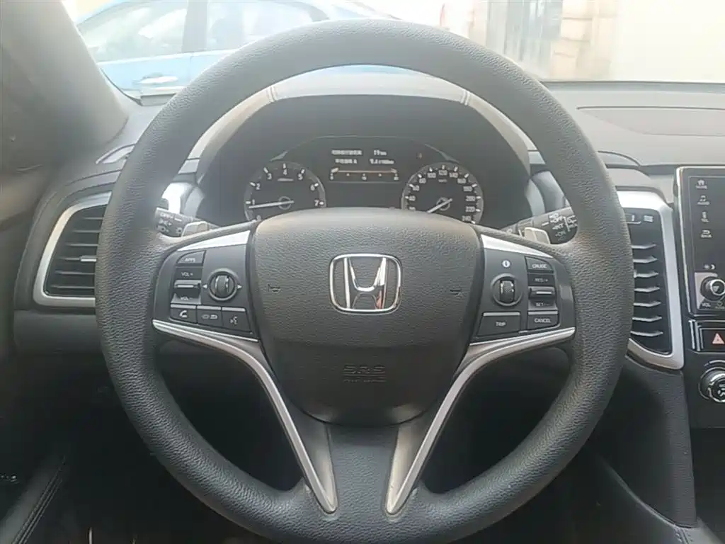 Honda UR-V 2017 240TURBO 2WD Classic Edition National VI купить на сайте DeffCars