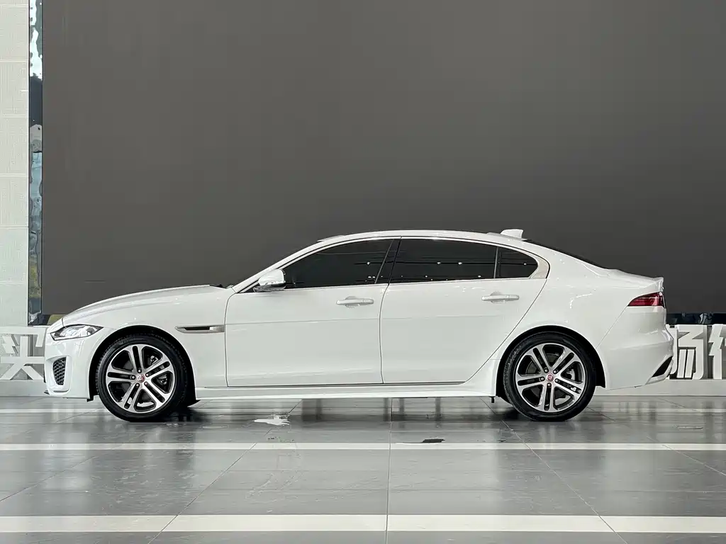 Jaguar XEL 2021 2.0T 250PS R-DYNAMIC S Advanced Sports Edition купить на сайте DeffCars