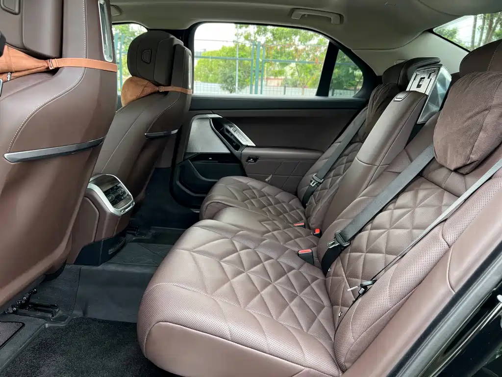 BMW 7 Series 2023 735Li M Sports Package купить на сайте DeffCars