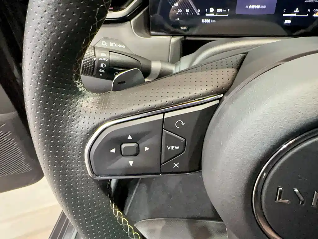 Lynk & Co 03 2023 1.5TD DCT Pro купить на сайте DeffCars