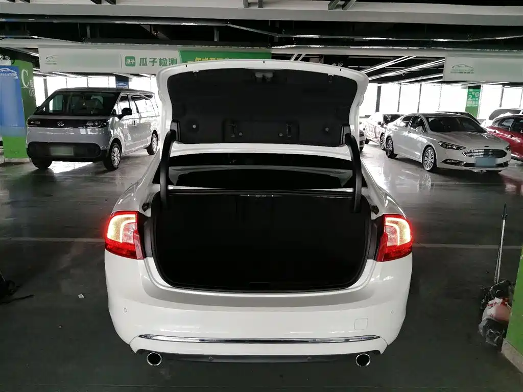 Volvo S60 2016 S60L T4 Zhiyuan Edition купить на сайте DeffCars