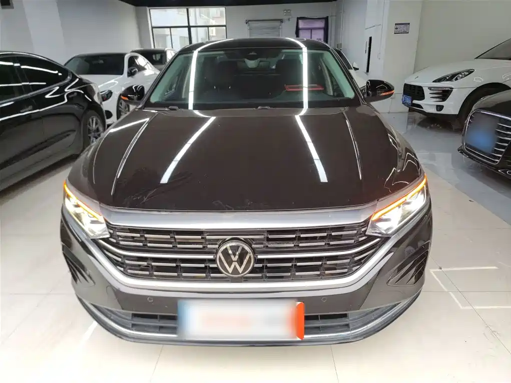 Passat 2022 330TSI Deluxe Edition купить на сайте DeffCars