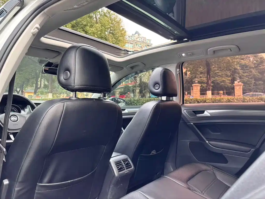 Golf (Imported) 2019 1.8TSI Travel Edition купить на сайте DeffCars